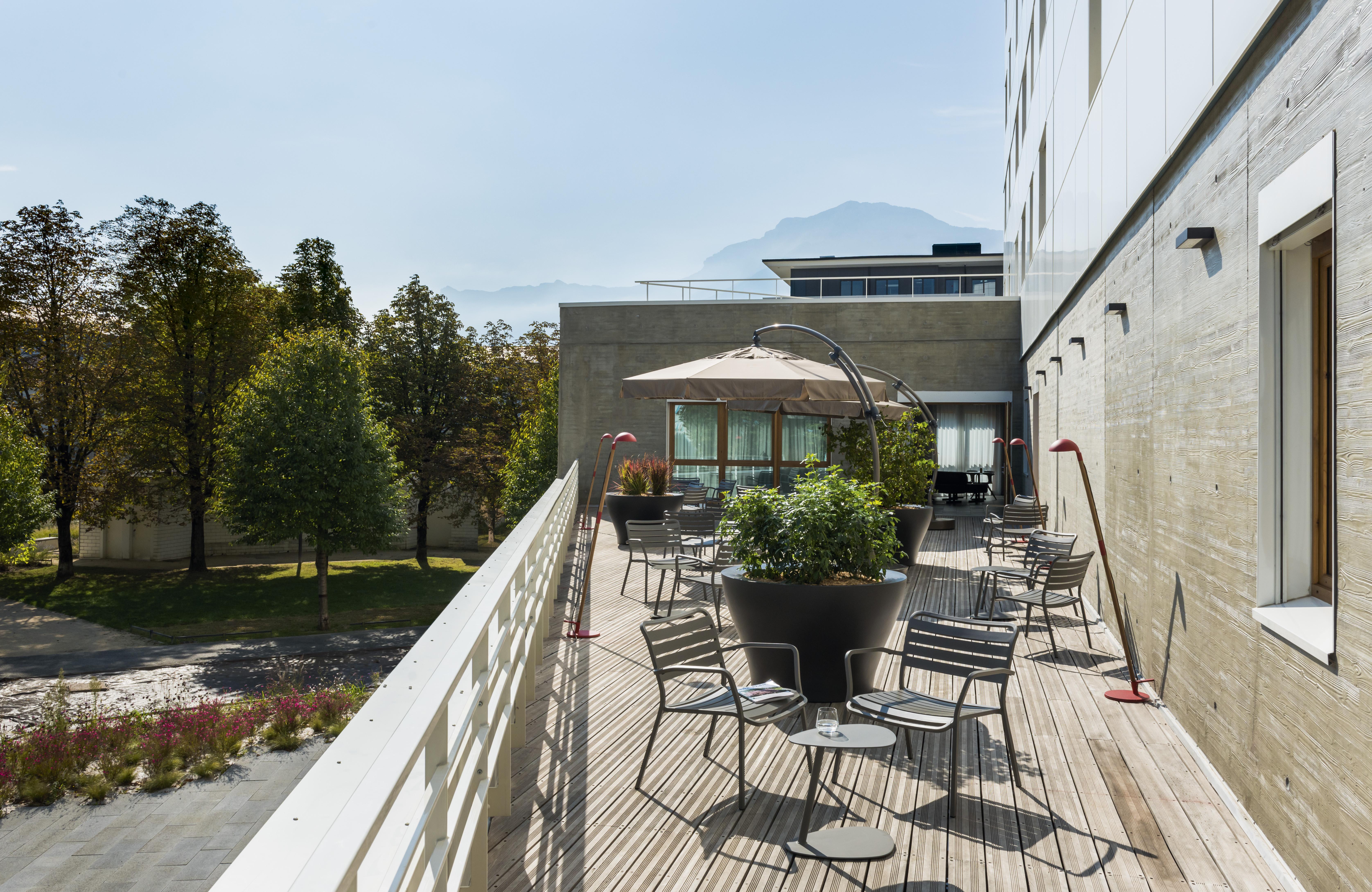 Okko Hotels Grenoble Jardin Hoche Exterior photo